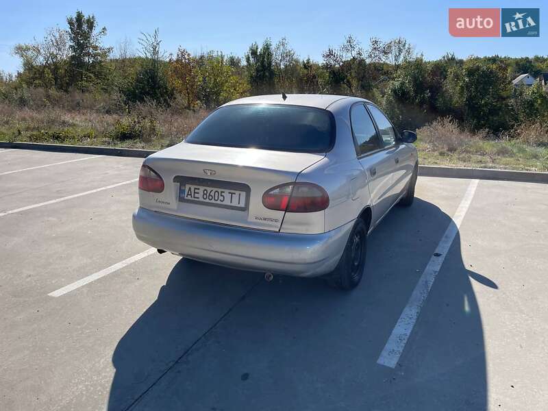 Седан Daewoo Lanos 2002 в Синельниково