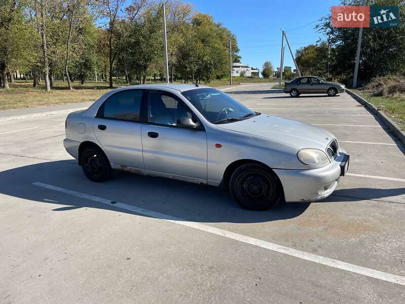 Седан Daewoo Lanos 2002 в Синельниково