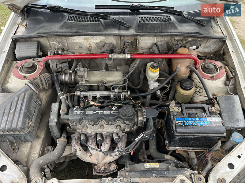 Седан Daewoo Lanos 1998 в Городке