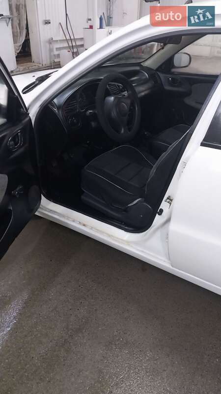 Седан Daewoo Lanos 2004 в Запорожье