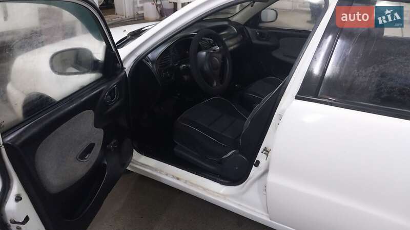 Седан Daewoo Lanos 2004 в Запорожье
