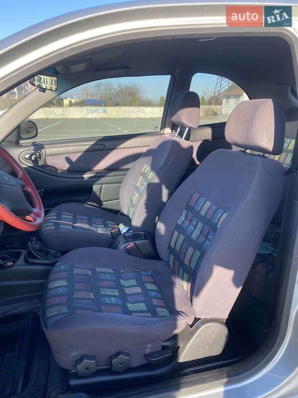 Хетчбек Daewoo Lanos 2003 в Софіївській Борщагівці