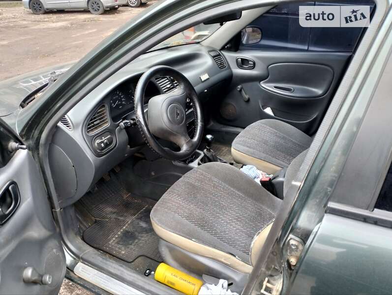 Седан Daewoo Lanos 1999 в Киеве