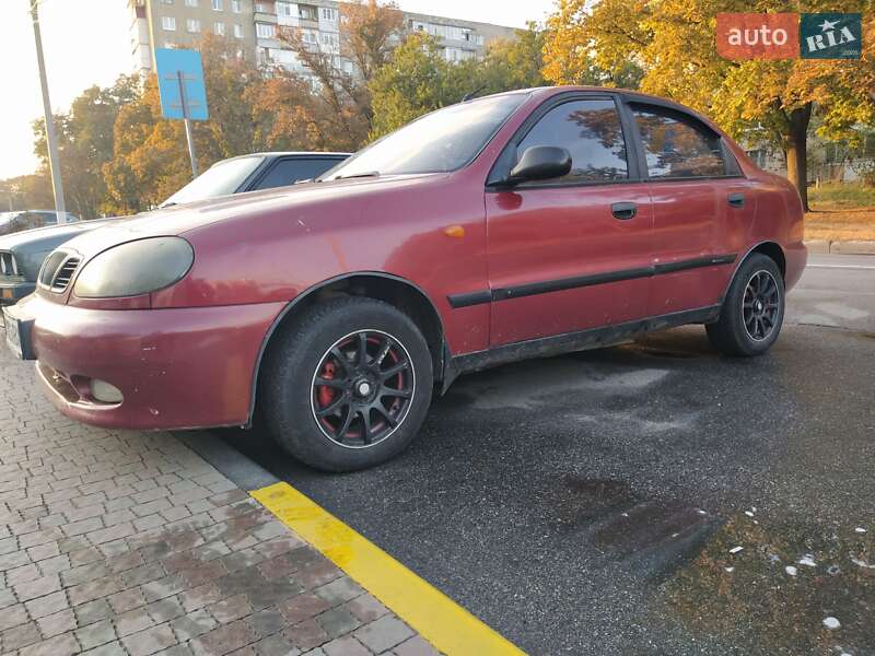 Седан Daewoo Lanos 2002 в Харькове