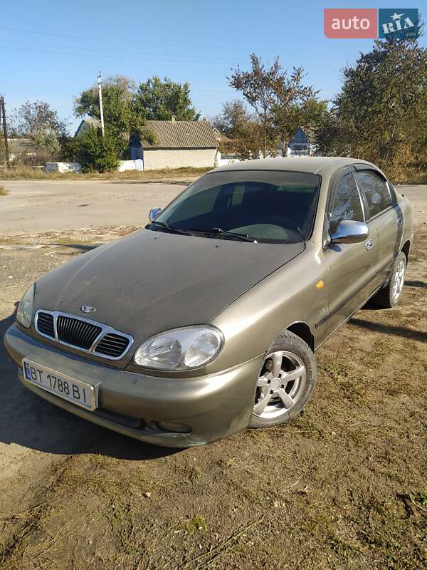 Седан Daewoo Lanos 2002 в Кривом Роге