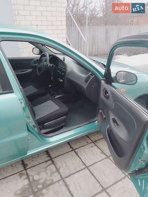 Седан Daewoo Lanos 1999 в Кременчуге