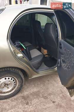 Седан Daewoo Lanos 2002 в Дніпрі