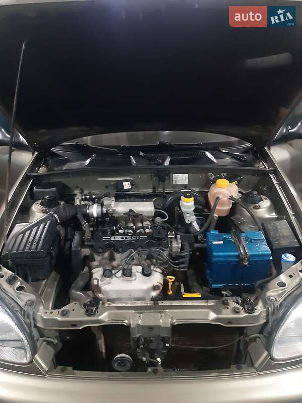 Седан Daewoo Lanos 2004 в Житомирі