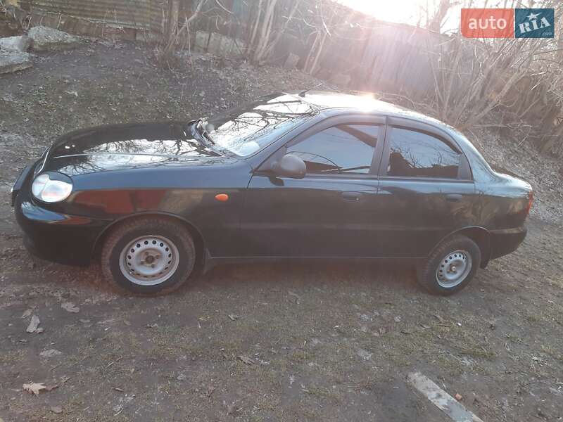 Седан Daewoo Lanos 2010 в Прилуках