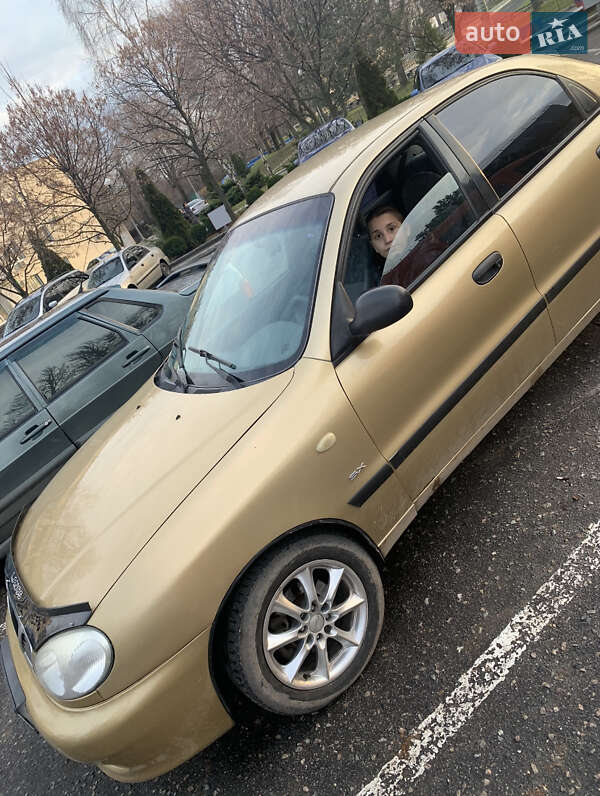 Седан Daewoo Lanos 2003 в Запорожье