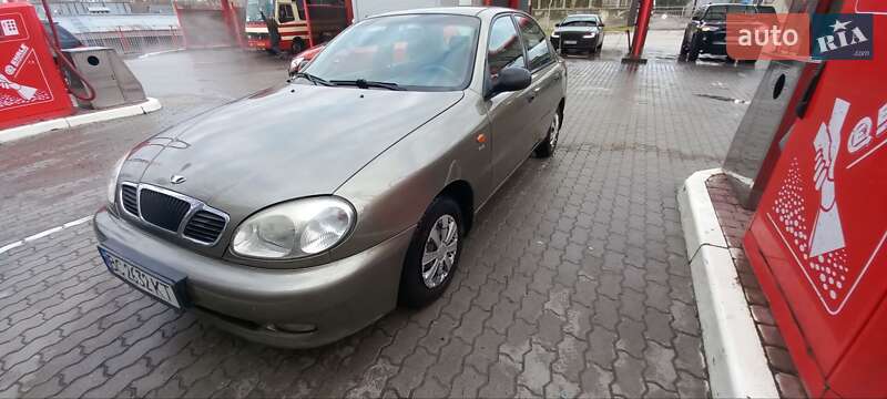 Седан Daewoo Lanos 2002 в Львове