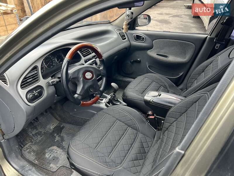 Седан Daewoo Lanos 2004 в Киеве