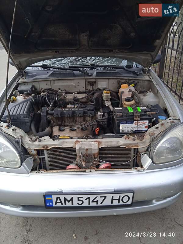 Седан Daewoo Lanos 2004 в Казатине