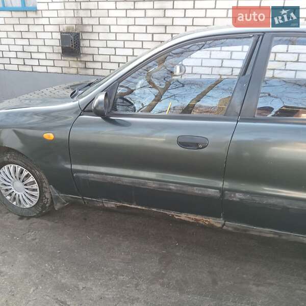 Седан Daewoo Lanos 2002 в Острозі