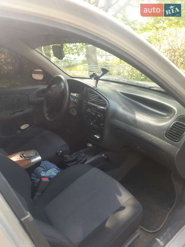 Седан Daewoo Lanos 2002 в Ужгороді