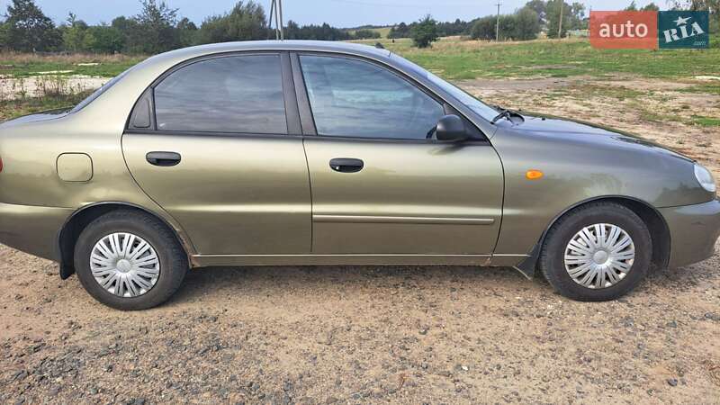 Седан Daewoo Lanos 2005 в Яворові