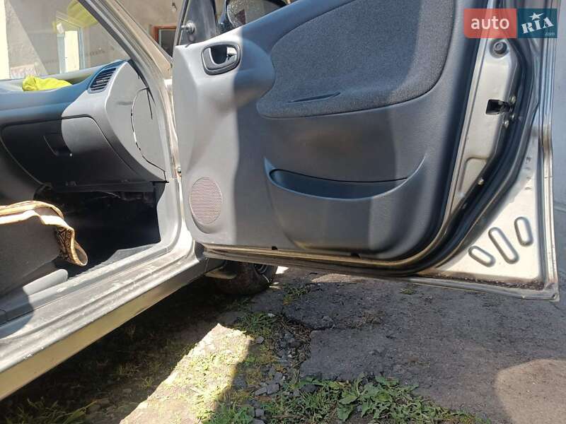 Седан Daewoo Lanos 2004 в Подгайцах