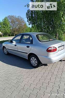 Седан Daewoo Lanos 2008 в Волочиську