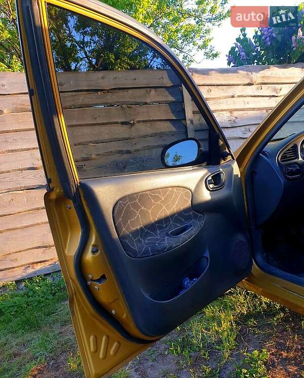 Седан Daewoo Lanos 2003 в Харкові
