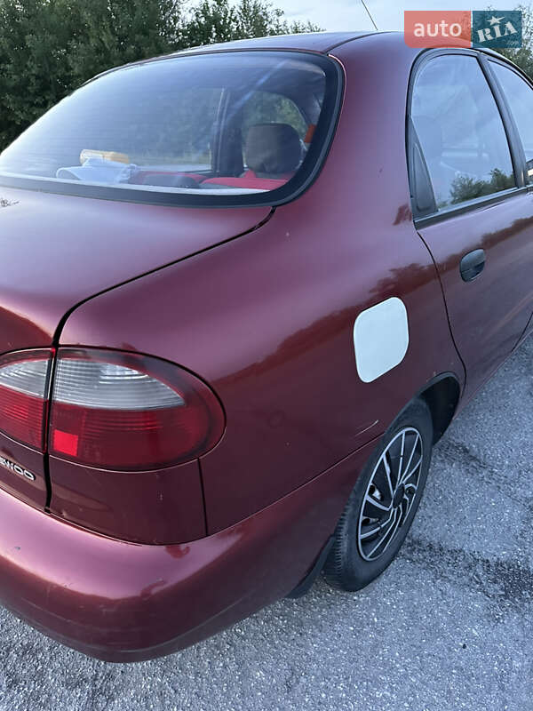 Седан Daewoo Lanos 2004 в Полонном