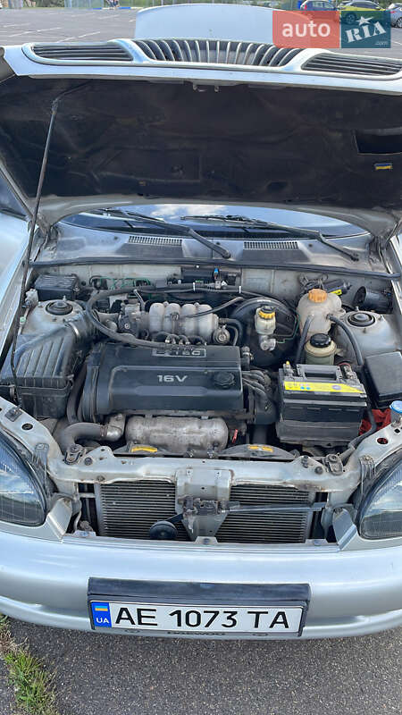 Седан Daewoo Lanos 2004 в Кривом Роге