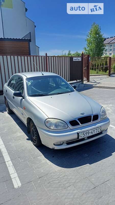 Седан Daewoo Lanos 2002 в Львове