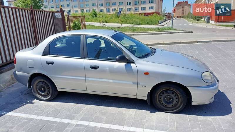 Седан Daewoo Lanos 2002 в Львове