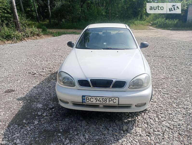 Седан Daewoo Lanos 1998 в Львові