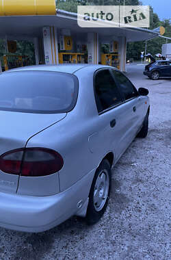 Седан Daewoo Lanos 2003 в Киеве