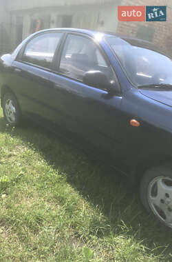 Седан Daewoo Lanos 2002 в Львове