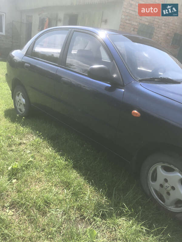 Седан Daewoo Lanos 2002 в Львове