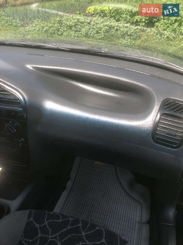 Седан Daewoo Lanos 2002 в Львове