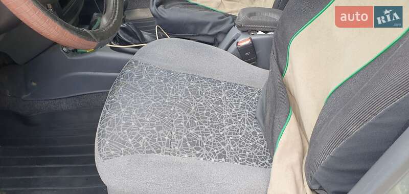 Седан Daewoo Lanos 2010 в Кривом Роге