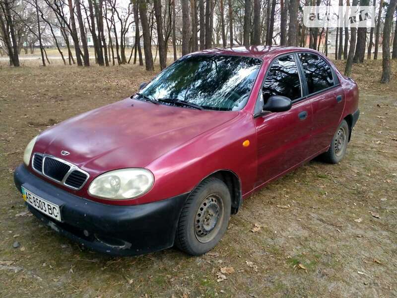 Седан Daewoo Lanos 1998 в Новомосковске