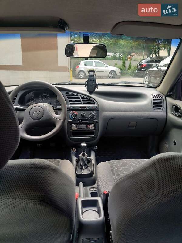 Седан Daewoo Lanos 2004 в Львове