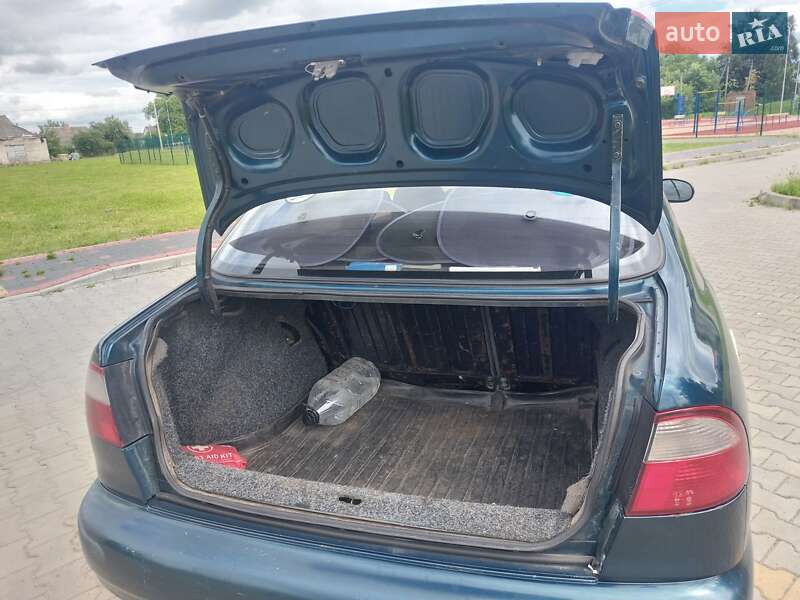 Седан Daewoo Lanos 2004 в Луцке