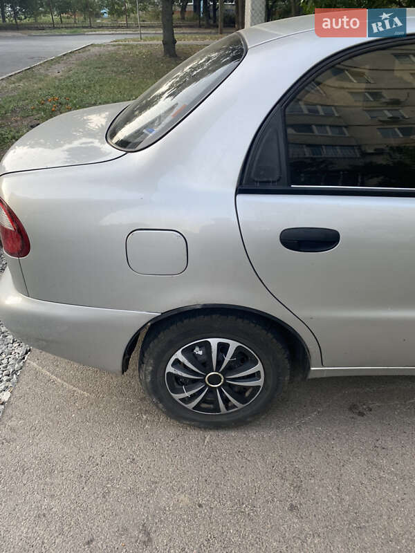 Седан Daewoo Lanos 2004 в Харькове