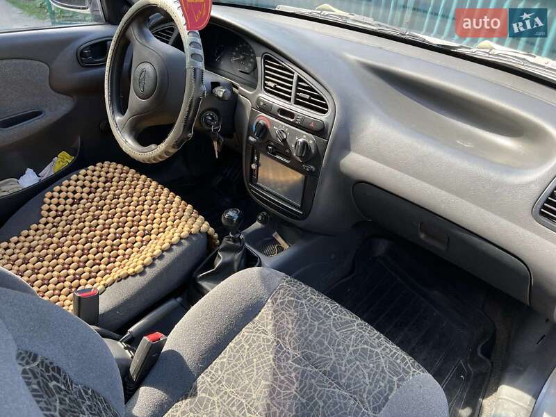 Седан Daewoo Lanos 2004 в Ужгороде