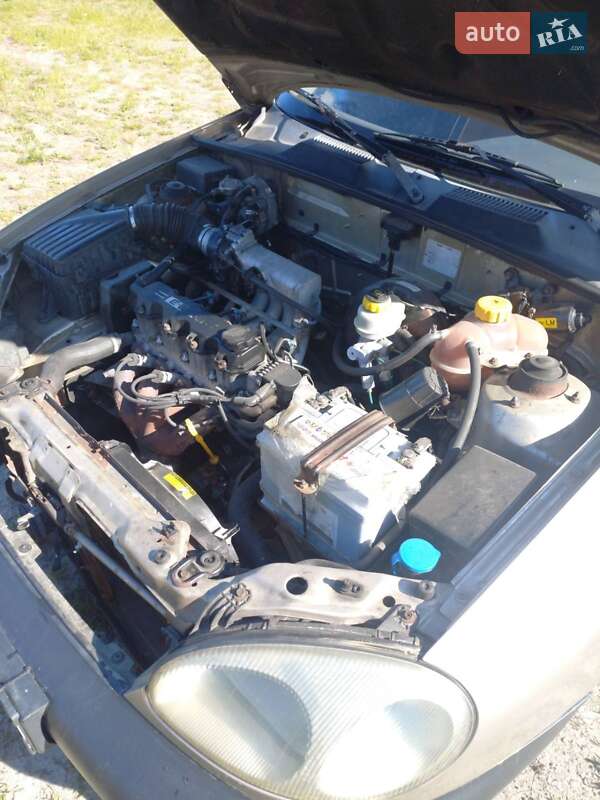 Седан Daewoo Lanos 2004 в Макарове