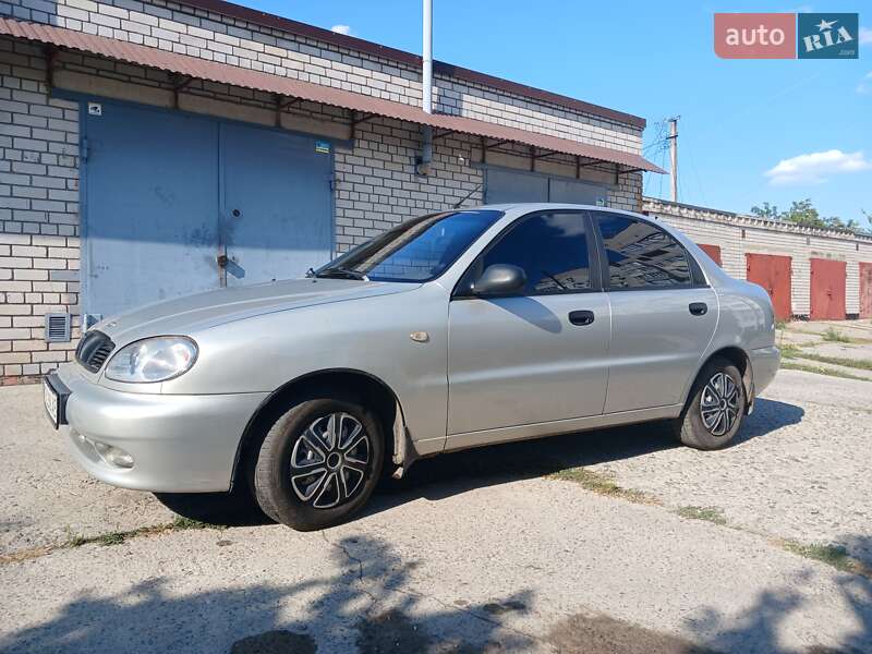 Седан Daewoo Lanos 2004 в Новомосковську