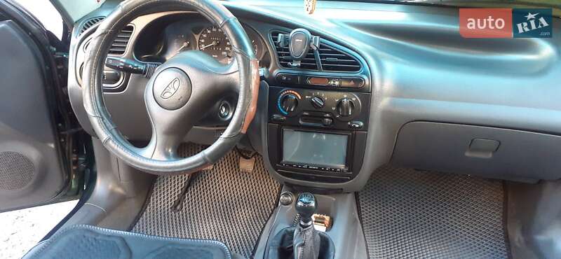 Седан Daewoo Lanos 2001 в Днепре