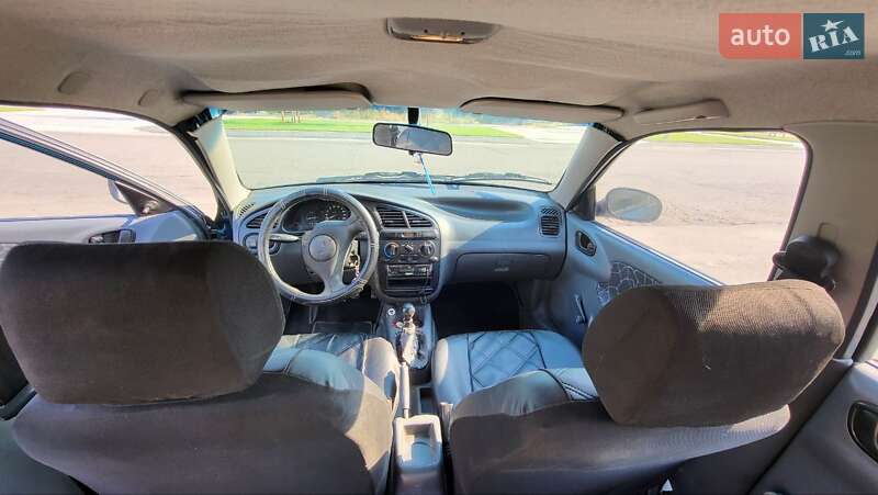 Седан Daewoo Lanos 2002 в Запорожье
