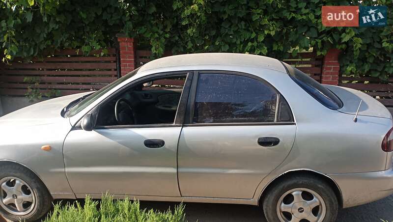 Седан Daewoo Lanos 1998 в Львове