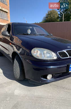 Седан Daewoo Lanos 2001 в Львове