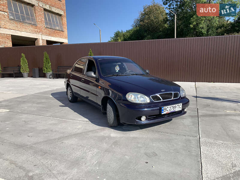 Седан Daewoo Lanos 2001 в Львове