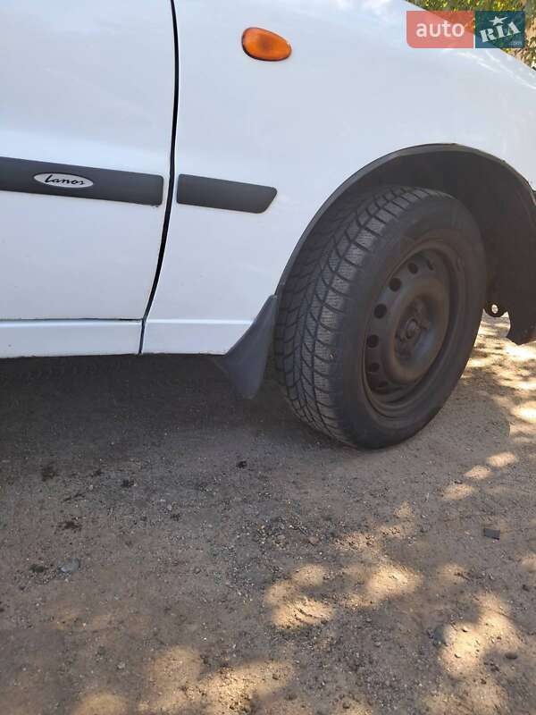 Седан Daewoo Lanos 2004 в Киеве