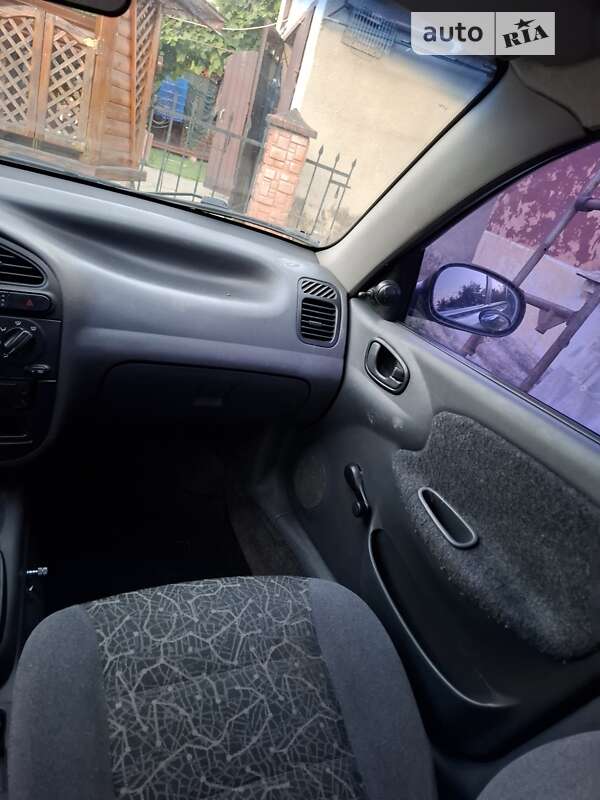 Седан Daewoo Lanos 2005 в Ровно