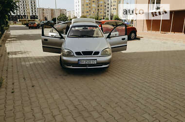 Седан Daewoo Lanos 2003 в Южном