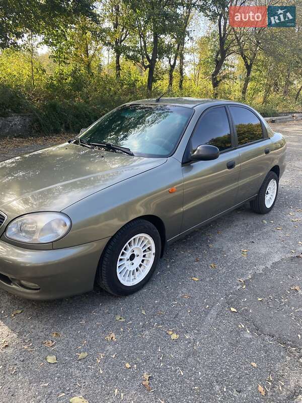 Седан Daewoo Lanos 2004 в Корсуне-Шевченковском