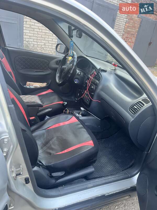 Седан Daewoo Lanos 2003 в Харкові